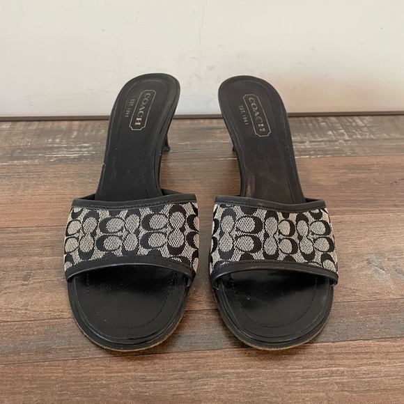 COACH LOUISE Black grey ITALIAN LEATHER SANDAL HEELS WOMENS Sz 7 B - Picture 2 of 5